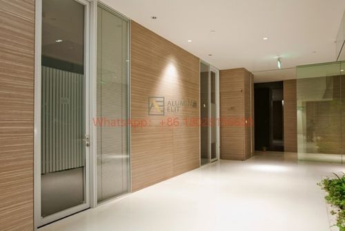 أحدث حلول الشركة حول كيف تُرفع الحواجز الفولاذية والزجاجية من الألومنيوم المساحات الحديثة: أساليب التصميم والجماليات