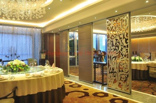 أحدث حلول الشركة حول من التخطيط إلى اللوحة: كيفية تركيب جدار متحرك