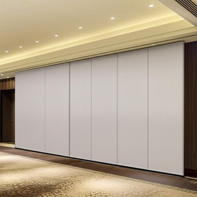 سعر جيد Banquet Hall Acoustic Partition Wall with Magnetic Seal Concealed Panel Edge Profiles and Powered Operation Option الانترنت