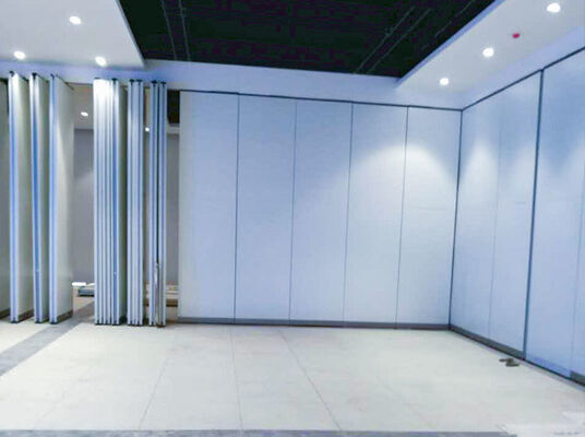 سعر جيد Sliding Single Glazed Office Glass Partition Wall with Concealed Connections and Transparent Coloured Glass الانترنت