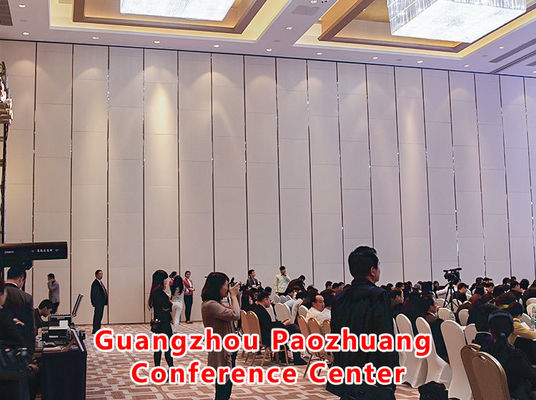 سعر جيد Acoustic Sliding Partition Wall with 56dB Sound Insulation for Banquet Halls and Conference Rooms الانترنت