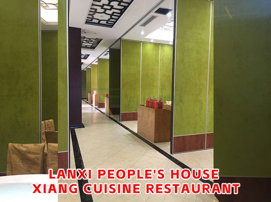 سعر جيد إطار سبيكة الألومنيوم نظام جدار تقسيم قابل للتشغيل مع تصنيف Stc 42-56dB وإنهاء سطح القماش الانترنت